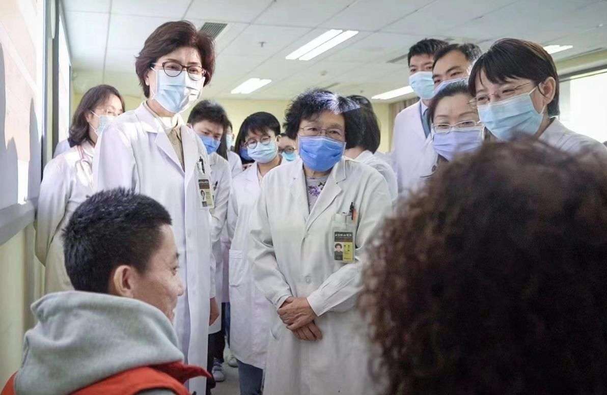 试管囊胚4cb是几级